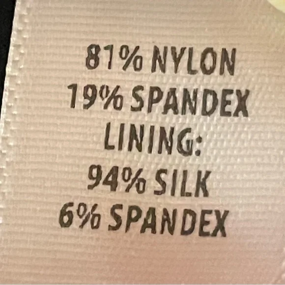 St. John lace skirt - Picture 2 of 8